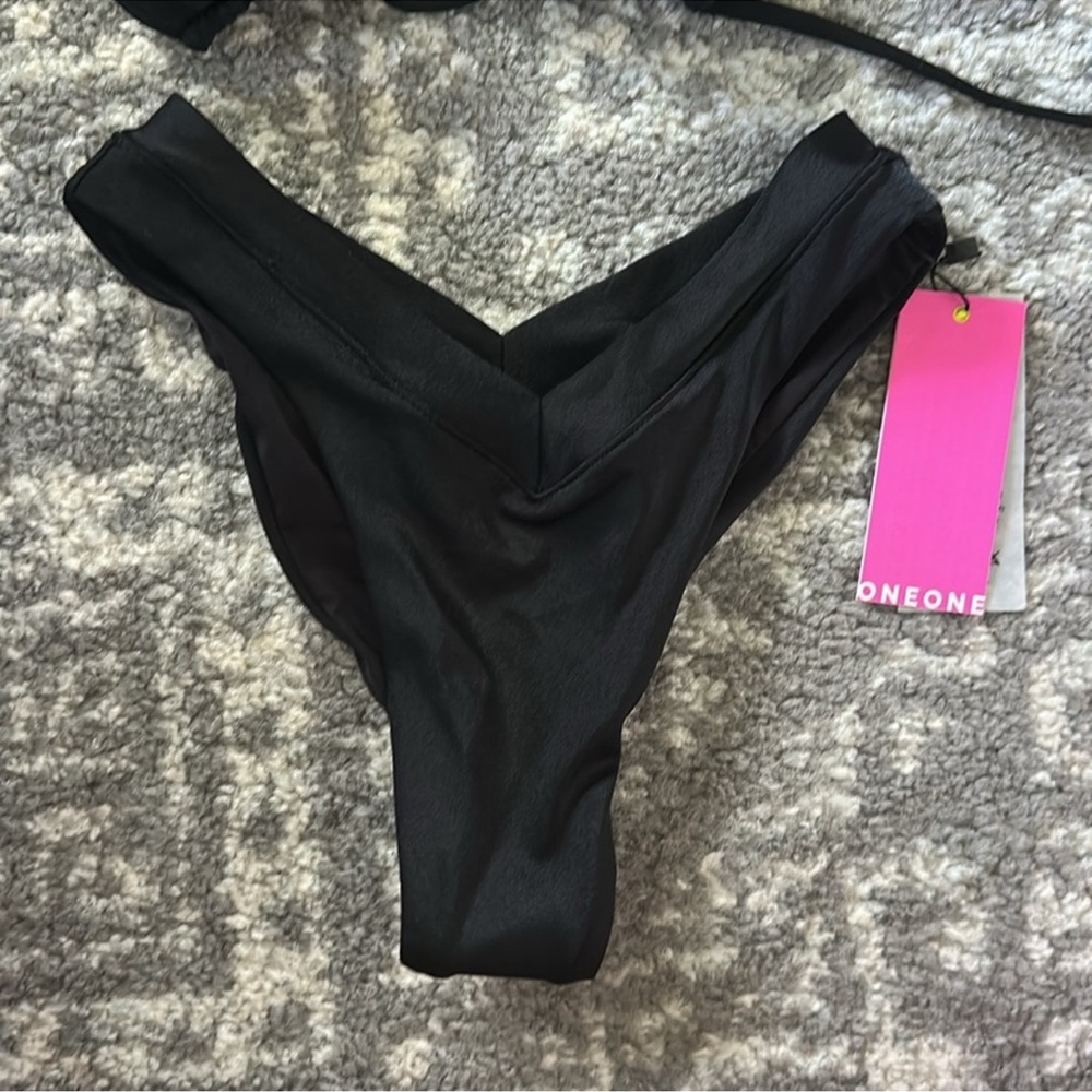 NWT JESSE CHEECKY BOTTOM 
ONE ONE